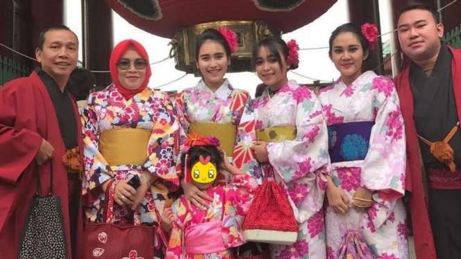 5 Gaya Pedangdut Berkimono, Lesty Paling Disorot! 