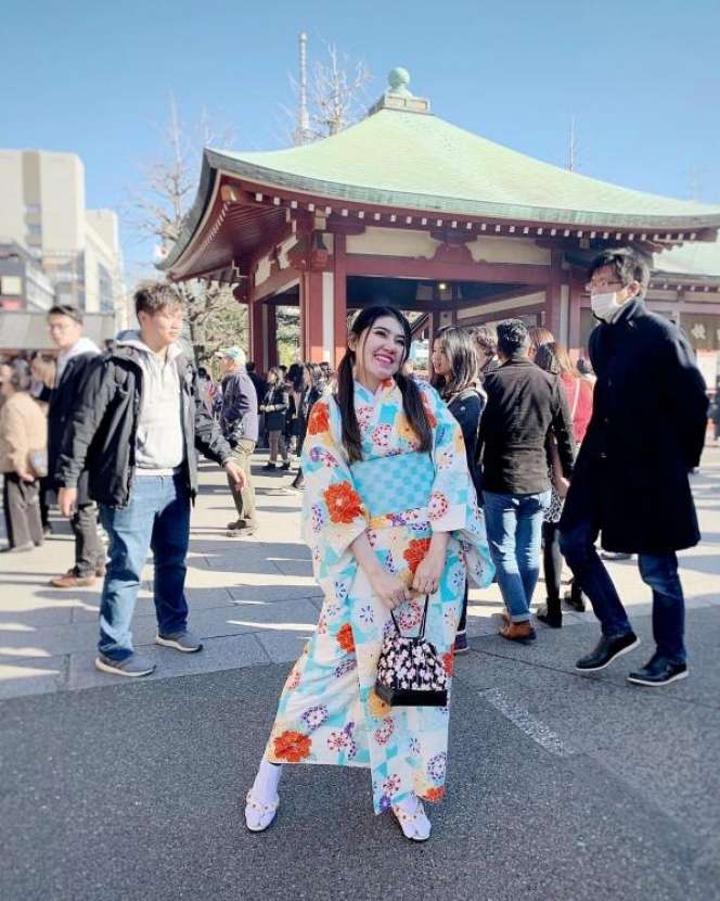 5 Gaya Pedangdut Berkimono, Lesty Paling Disorot! 