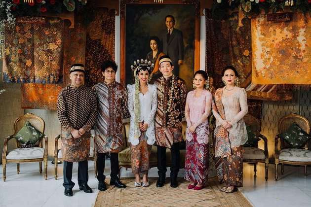 5 Potret Sederhananya Pernikahan Nadia, Cucu BJ Habibie