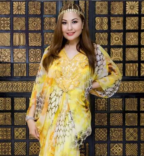 Kabar Ema Waroka, Dinikahi Brondong Terpaut Usia 18 Tahun