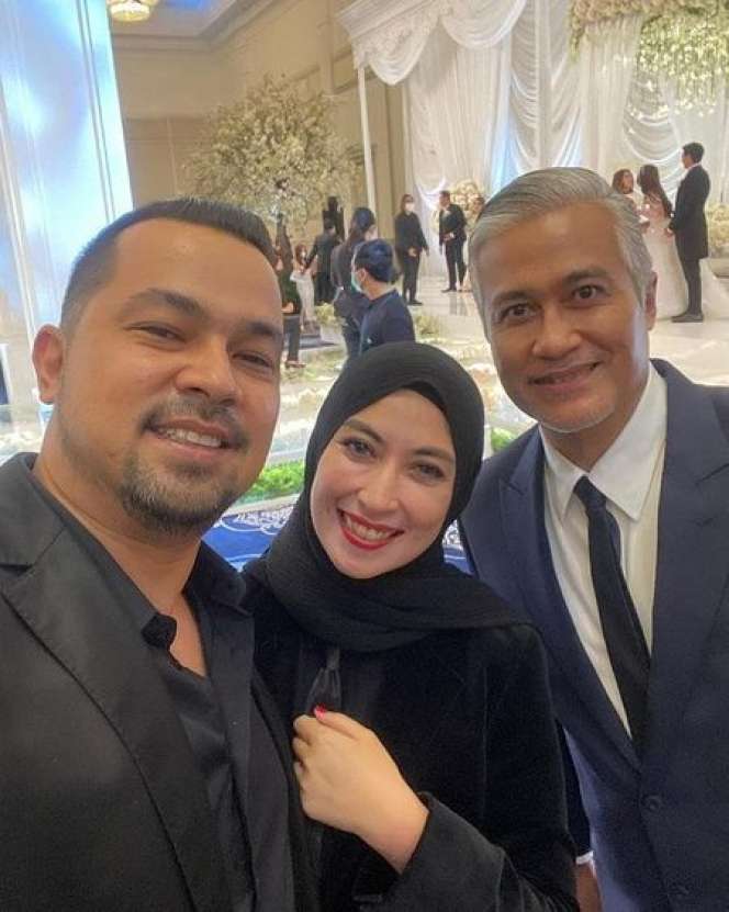 8 Potret Akrab Annisa Trihapsari, Sultan Djorghi & Adjie Pangestu, Adem Banget!