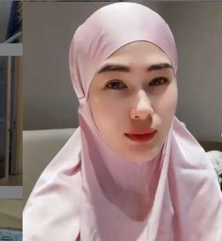 7 Potret Stevie Agnecya Eks Istri Samuel Rizal Jadi Mualaf