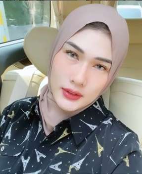 7 Potret Stevie Agnecya Eks Istri Samuel Rizal Jadi Mualaf