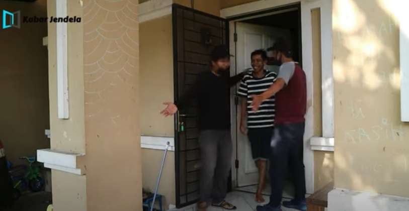 Potret Rumah Dede Sunandar, Ruang Tamunya Bikin Salfok