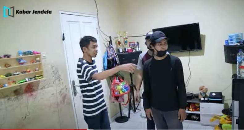 Potret Rumah Dede Sunandar, Ruang Tamunya Bikin Salfok
