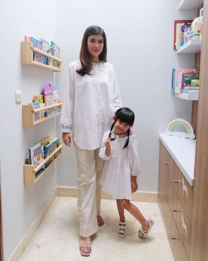 Langganan Peran Antagonis, Ini 11 Potret Rumah Raya Kohandi Bak Istana