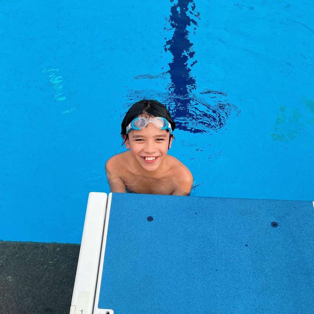 10 Potret Noah Sinclair yang Beranjak Remaja, Makin Mirip Sang Ayah