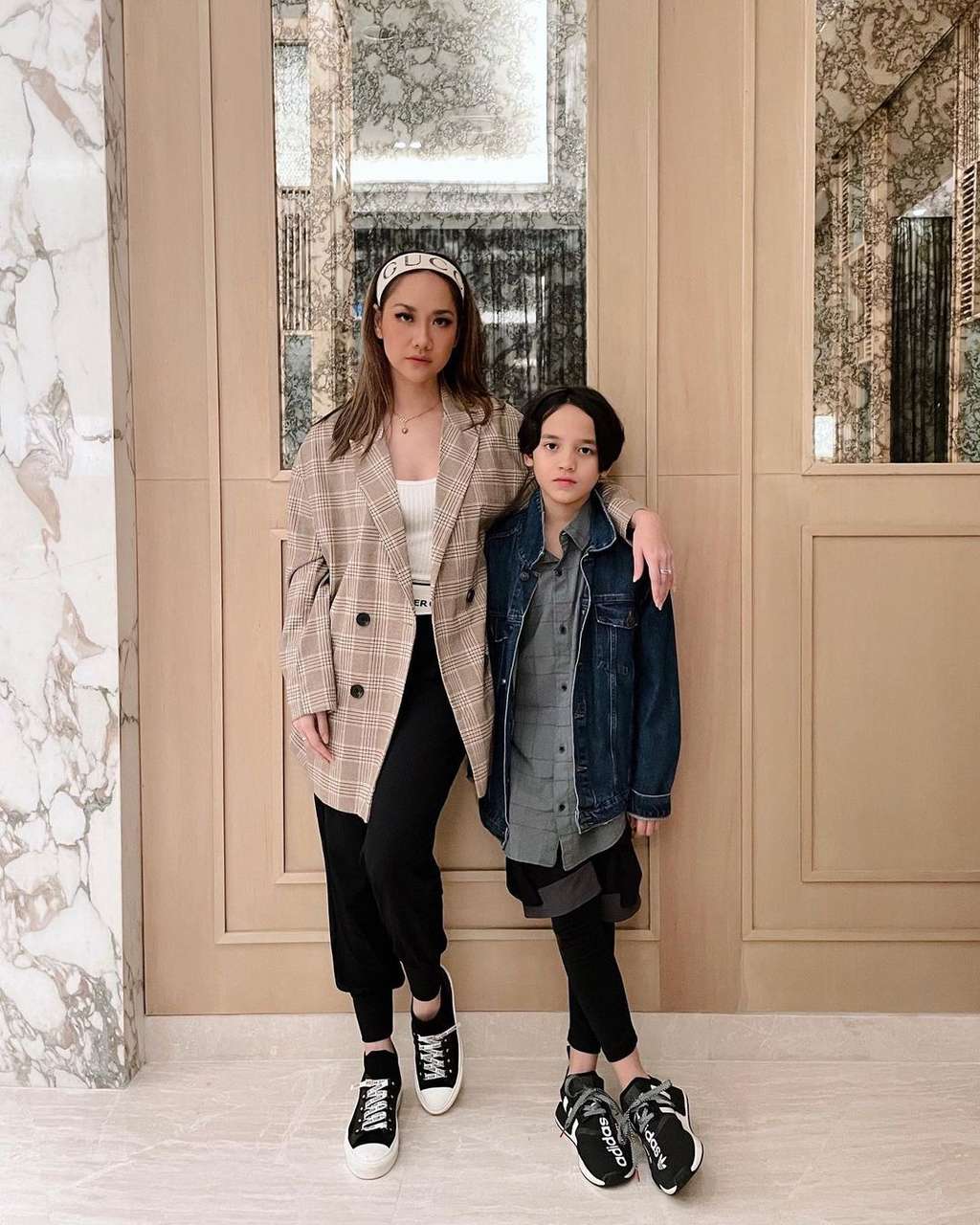 10 Potret Noah Sinclair yang Beranjak Remaja, Makin Mirip Sang Ayah