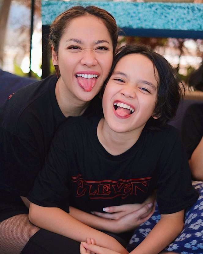 10 Potret Noah Sinclair yang Beranjak Remaja, Makin Mirip Sang Ayah