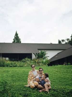 Potret Sederet Selebriti yang Hobi Traveling, Bikin Iri!