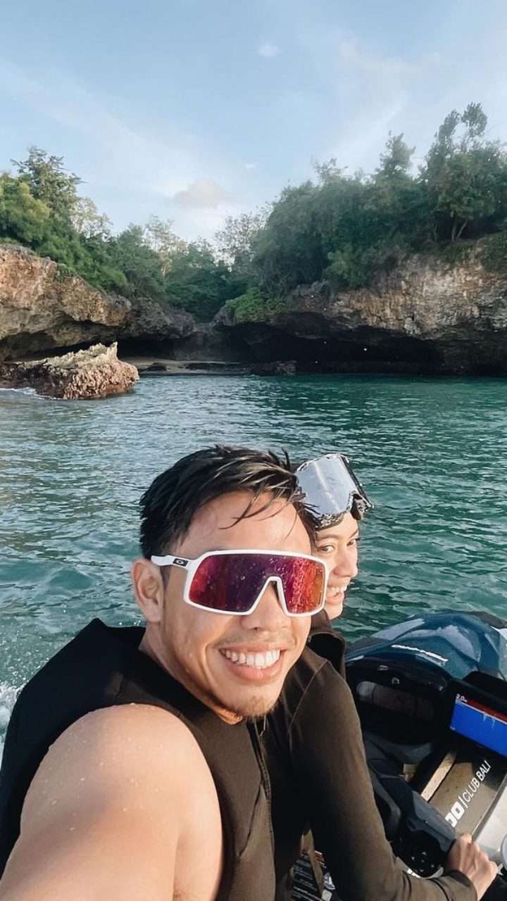 Potret Sederet Selebriti yang Hobi Traveling, Bikin Iri!