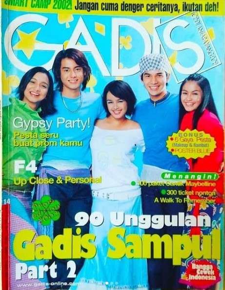 9 Potret Masa Muda Jonathan Frizzy, Tampil Keren di Cover Majalah