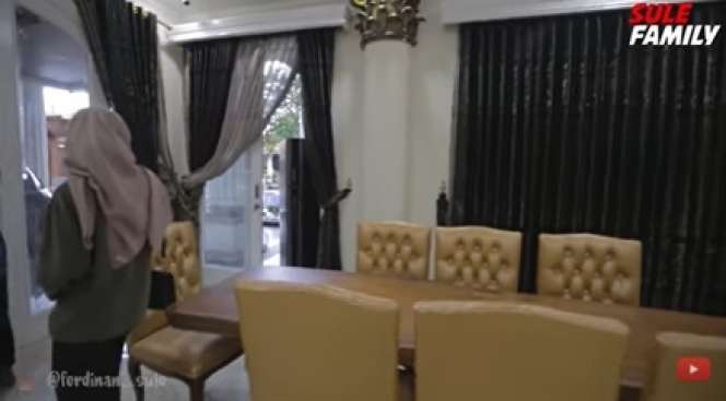 6 Potret Dapur Nathalie Holscher Senilai Rp 500 Juta, Salfok Perabotan