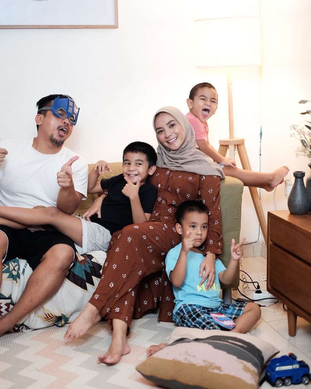 6 Potret Rumah Enno Lerian yang Jarang Terekspos, Dapurnya Disorot!