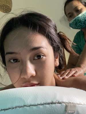 5 Potret Anya Geraldine Mandi Bunga di Bathtub Bikin Riuh