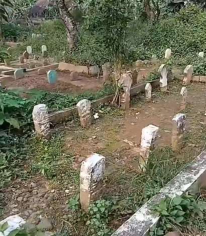 Potret Makam Sang Pangeran Dangdut Abiem Ngesti, Miris Banget!