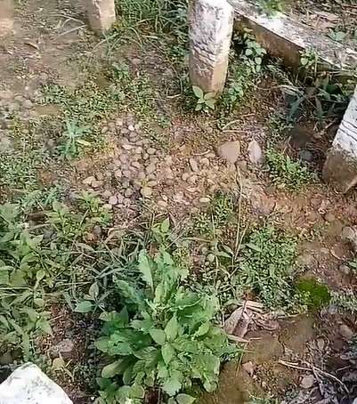 Potret Makam Sang Pangeran Dangdut Abiem Ngesti, Miris Banget!