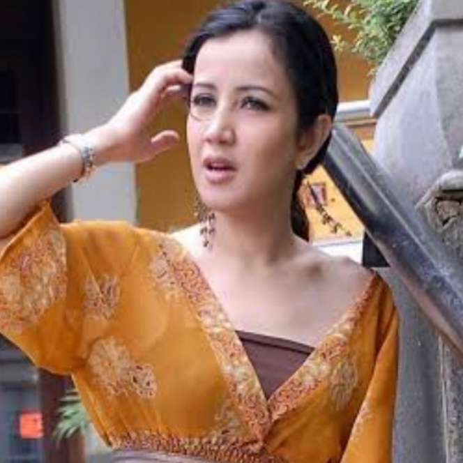 8 Potret Terbaru Andi Soraya, Makin Memesona dengan 3 Anak