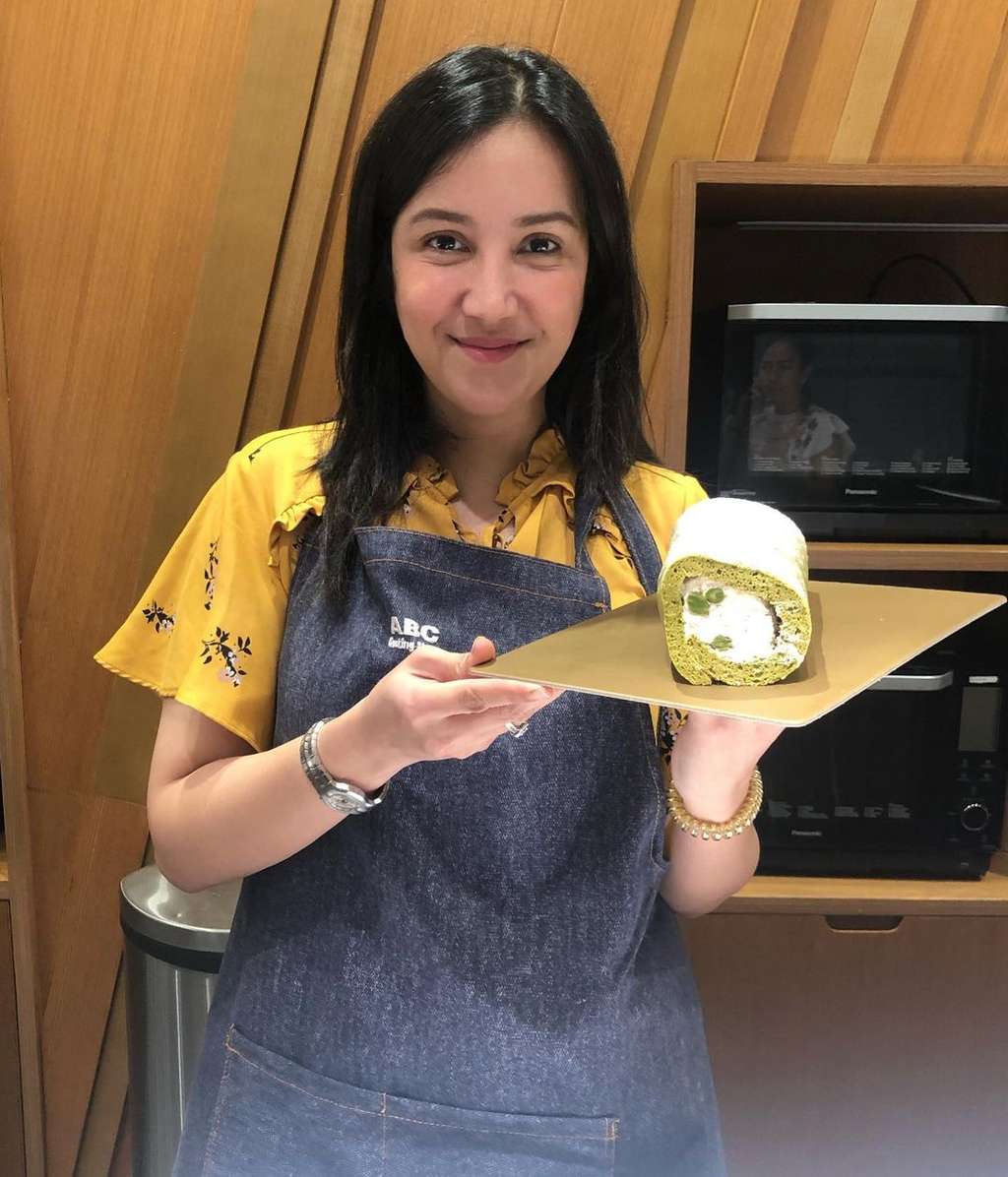 8 Potret Terbaru Andi Soraya, Makin Memesona dengan 3 Anak