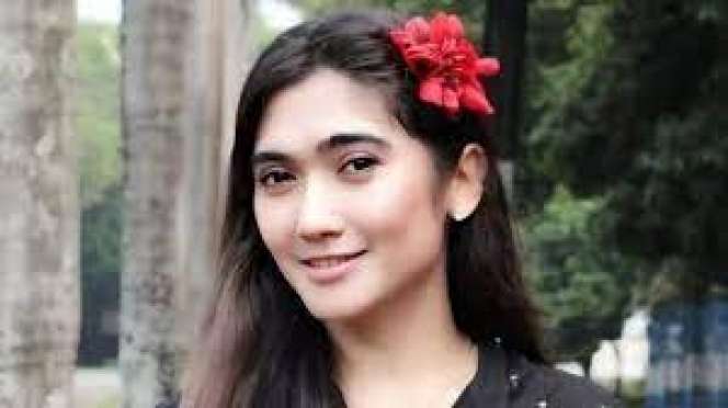 Langganan Drama Kolosal, Inilah 10 Potret Lawas Revi Mariska