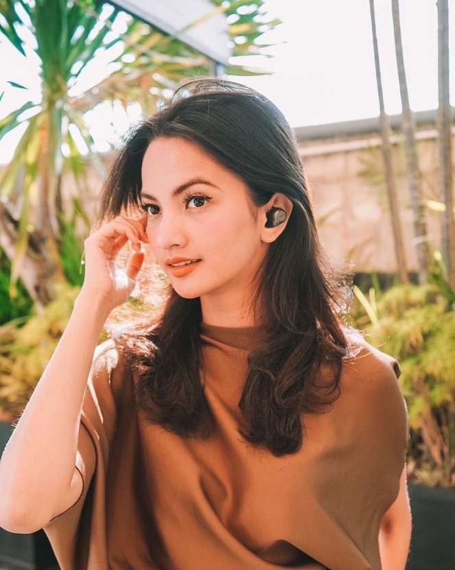 8 Potret Sabrina Anggraini, Calon Istri CEO Ruang Guru yang Punya Segudang Prestasi