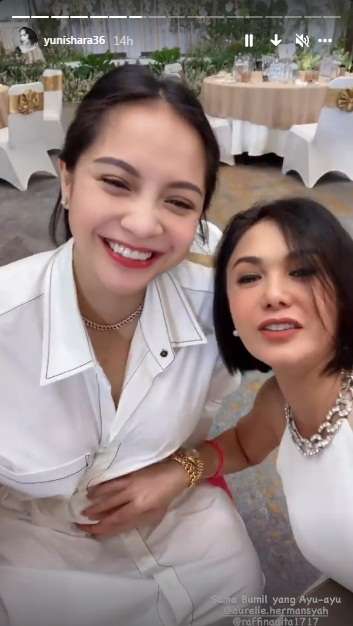 7 Potret Pertemuan Yuni Shara & Gigi, Pelukan Sampai Elus Perut Bumil