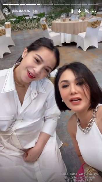 7 Potret Pertemuan Yuni Shara & Gigi, Pelukan Sampai Elus Perut Bumil