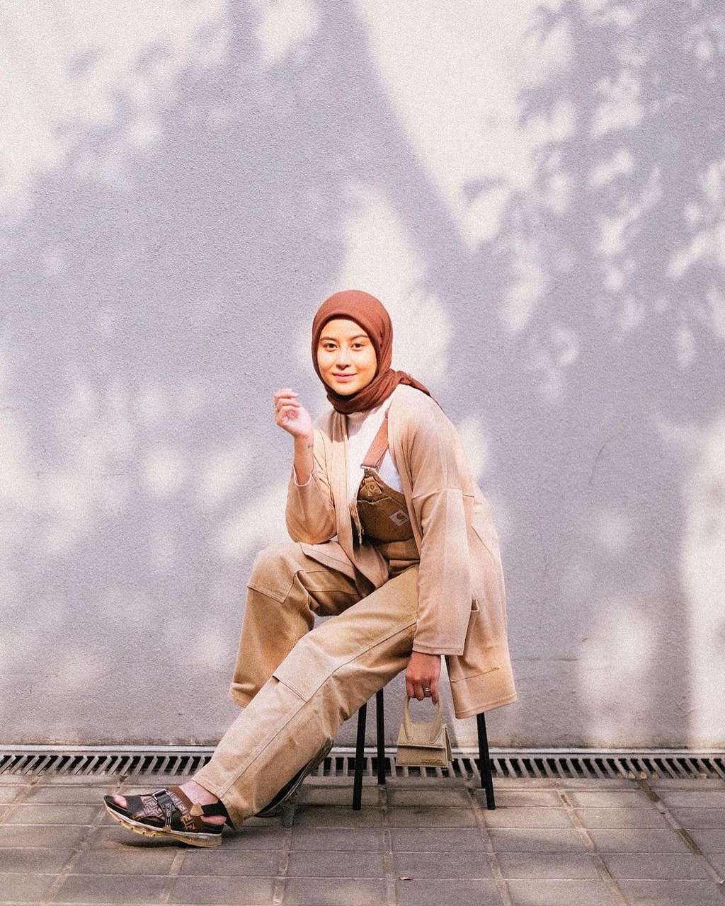 10 Pesona Awkarin Pakai Hijab, Tuai Pujian Netizen!