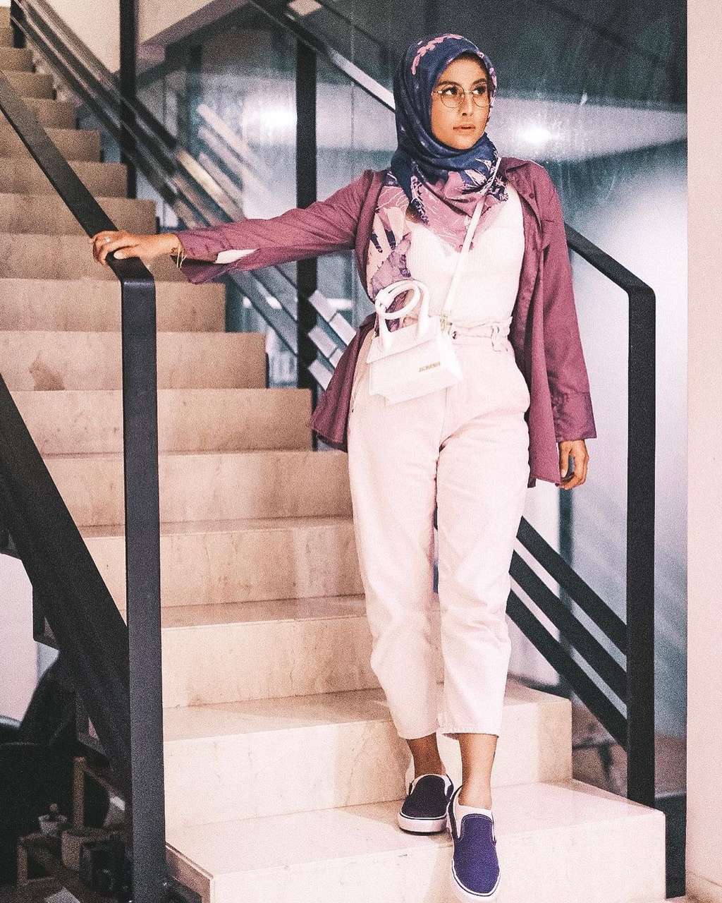 10 Pesona Awkarin Pakai Hijab, Tuai Pujian Netizen!