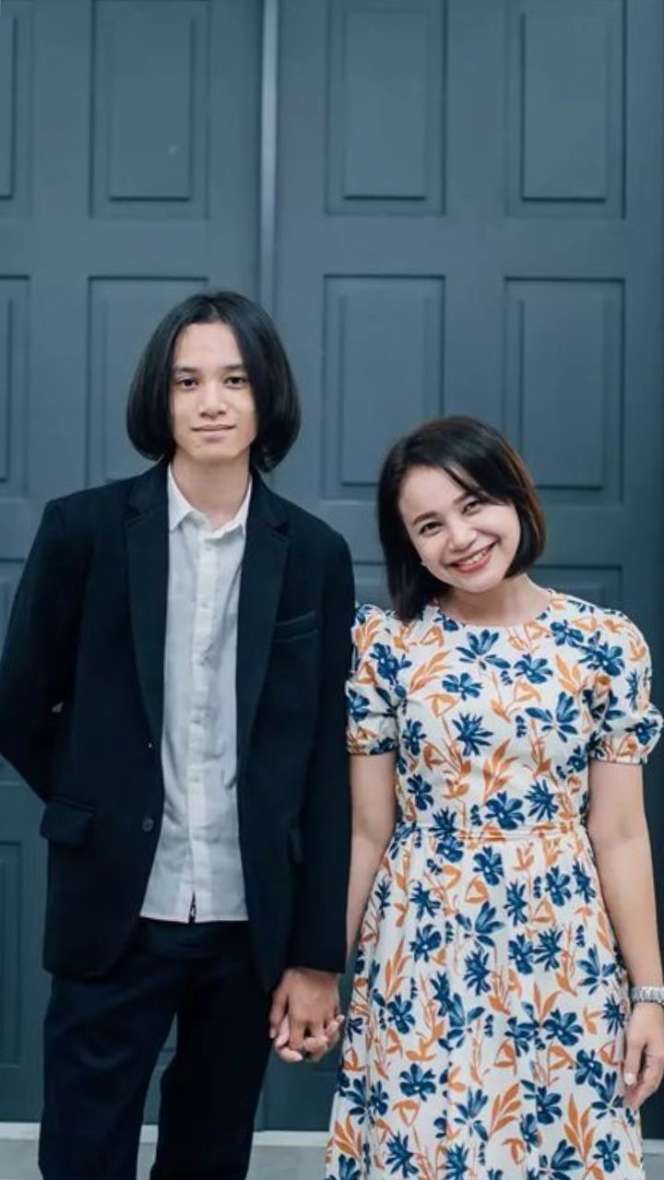 Potret Rizky Langit Anak Semata Wayang Rossa, Bak Kakak Adik!