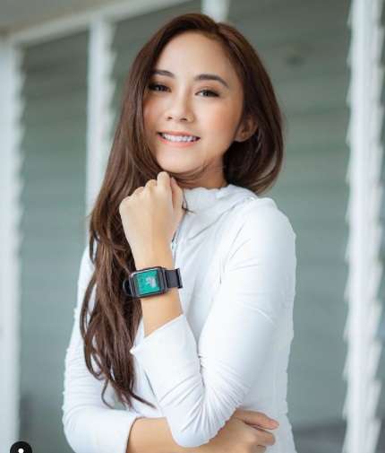 Pakai Busana Terbuka, Artis Cantik Kerap Dikomentari Pedas