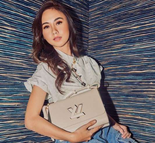 Pakai Busana Terbuka, Artis Cantik Kerap Dikomentari Pedas