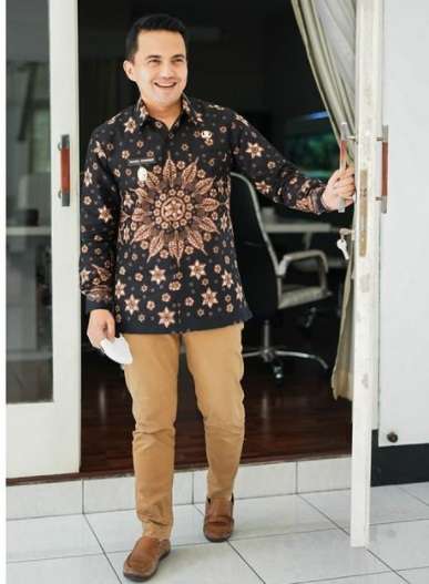 Pernah Naksir Ayu Ting Ting, Ini Potret Sahrul Gunawan yang Makin Hot di Usia 45 Tahun