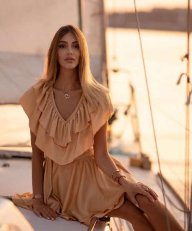 Masih Ingat Oksana Voevodina? Diceraikan Raja Malaysia Saat Hamil, Gini Nasibnya Sekarang