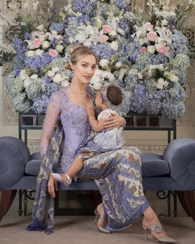 9 Pesona Varsha Strauss, Menantu Bule Bambang Trihatmodjo yang Curi Perhatian