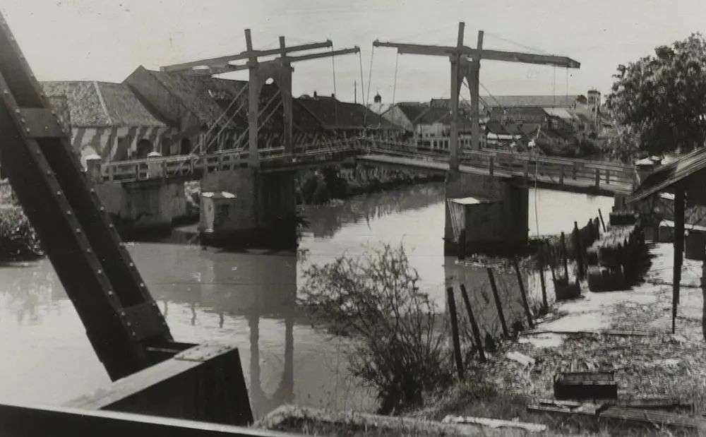 Potret Lawas Jakarta Era 40-an, Benteng dan Menara Jadi Sorotan