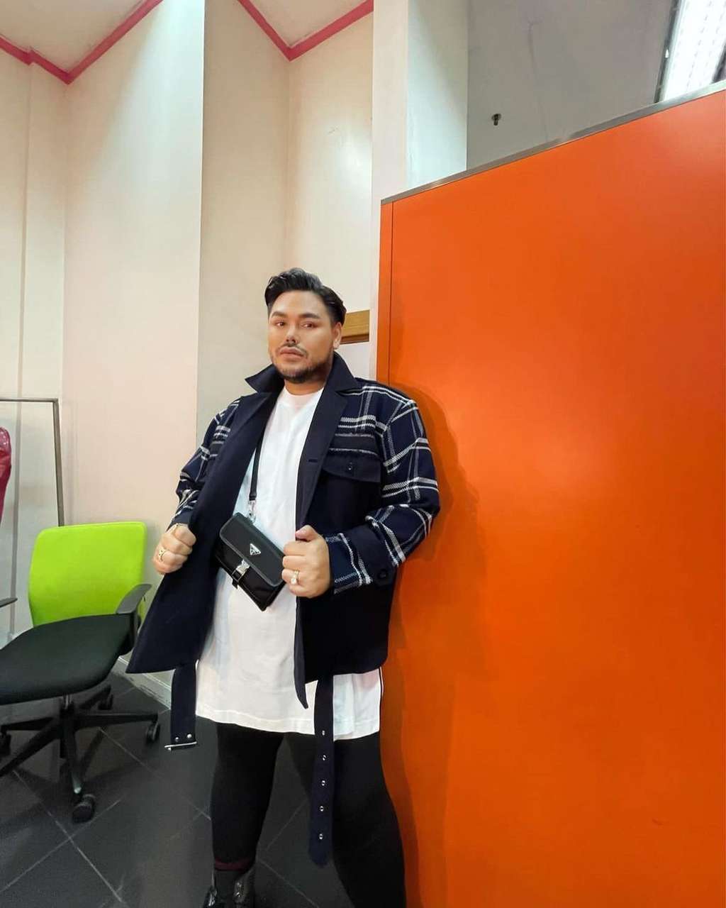 8 Potret Terbaru Ivan Gunawan Setelah Turunkan BB 30 Kg, Macho Abis!