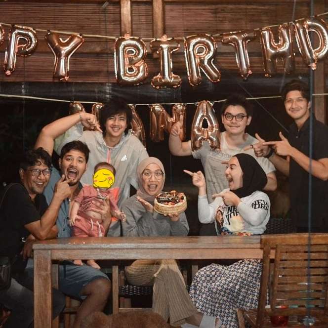 Kue Ulang Tahun Ibu 7 Seleb Ini Bentuknya Bikin Salfok