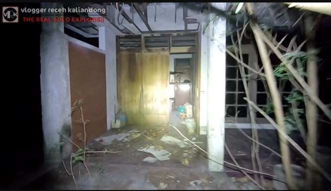 Penampakan Rumah Jutawan yang Terbengkalai, Masih Ada Barang Antik Harga Selangit