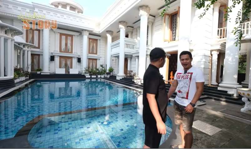Penampakan Rumah Mewah Crazy Rich Trenggalek, Musholanya Jadi Sorotan