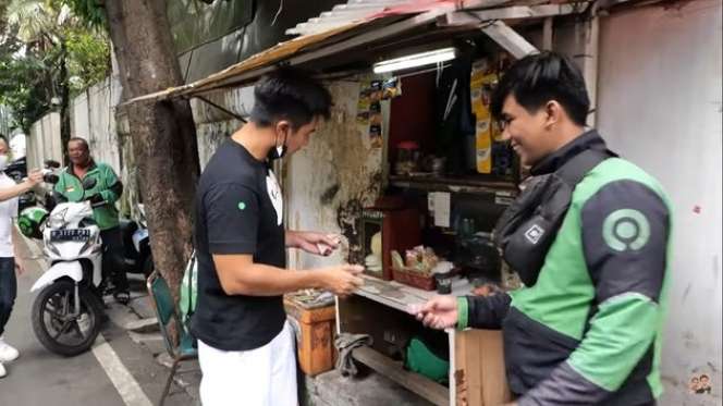 Video Baim Wong Memarahi Kakek-kakek Hingga Menyebutnya Pengemis Viral di Media Sosial, Ini Kronologinya!