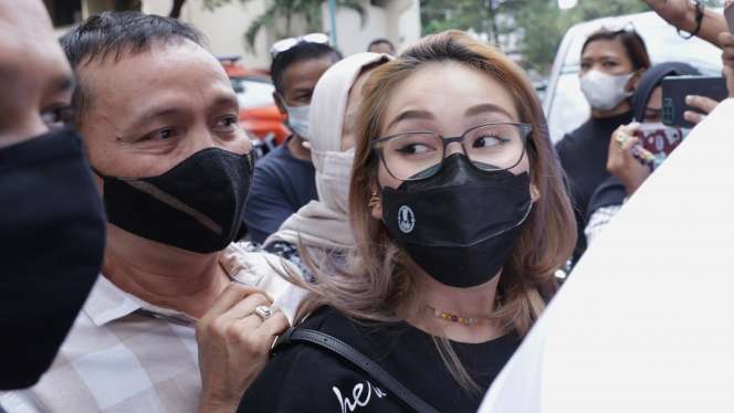 Momen Ayah Rozak dan Umi Kalsum Diam Seribu Bahasa Saat Diperiksa Polisi