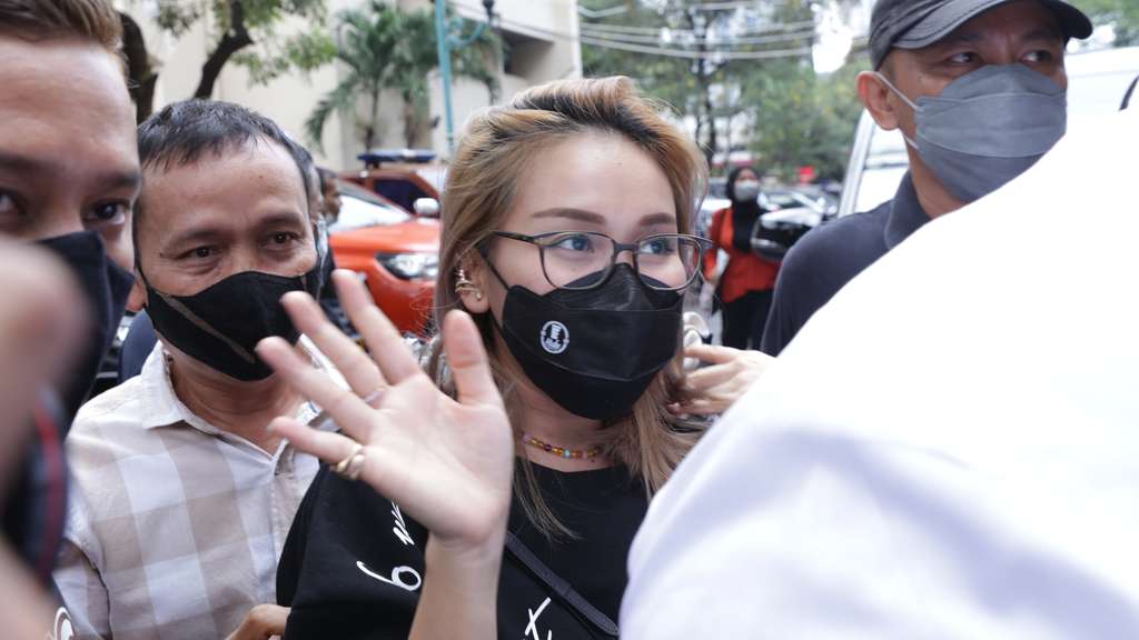 Momen Ayah Rozak dan Umi Kalsum Diam Seribu Bahasa Saat Diperiksa Polisi