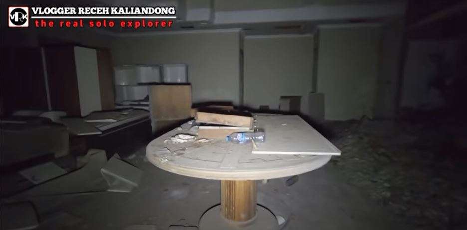 11 Penampakan Rumah Pejabat Terbengkalai Puluhan Tahun, Hawa Dingin Bikin Merinding