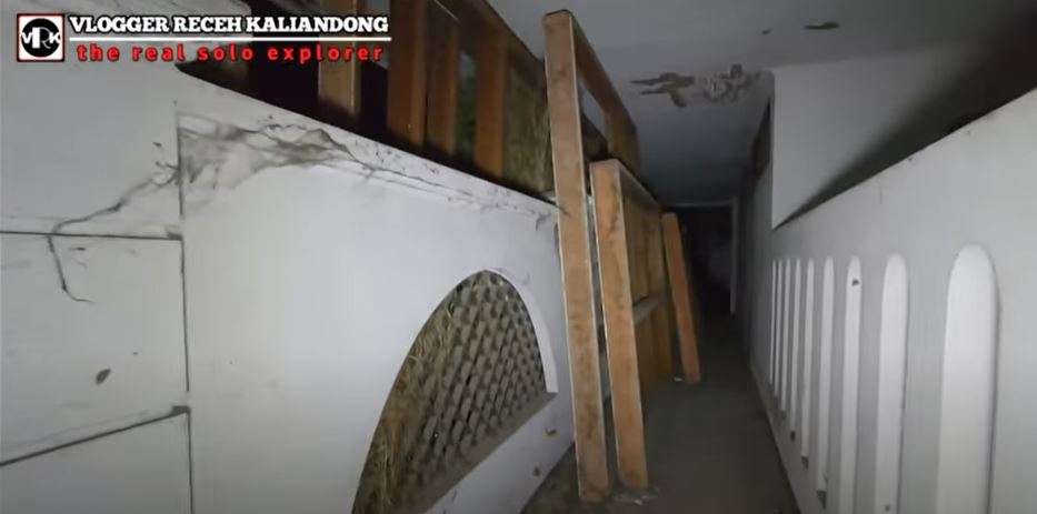 11 Penampakan Rumah Pejabat Terbengkalai Puluhan Tahun, Hawa Dingin Bikin Merinding
