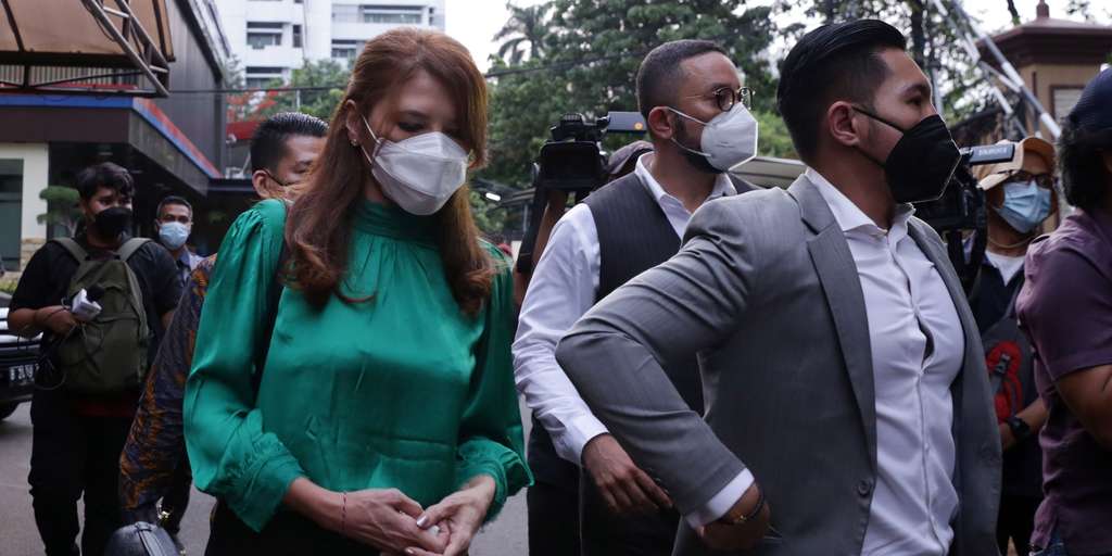 Tangis Tamara Bleszynski Pecah, Rugi Miliaran Rupiah