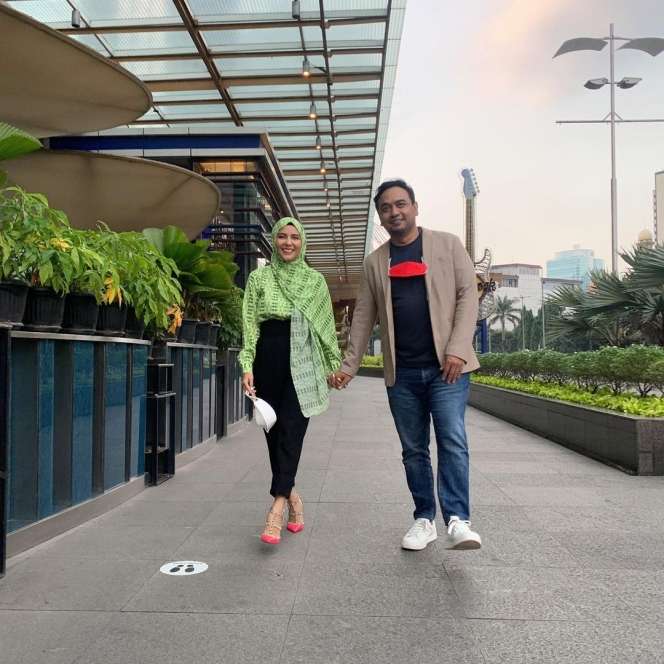 Jodoh Tak Lari Kemana, Seleb Ini Kembali ke Pelukan Mantan