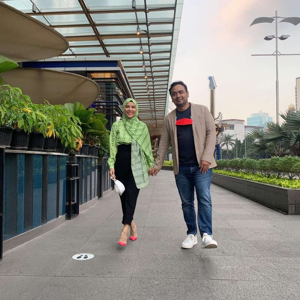 Jodoh Tak Lari Kemana, Seleb Ini Kembali ke Pelukan Mantan