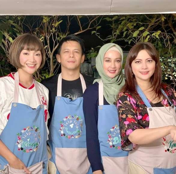 Di Balik Persahabatan Dina Lorenza dan Cut Keke, Ternyata Punya Mantan Suami Sama