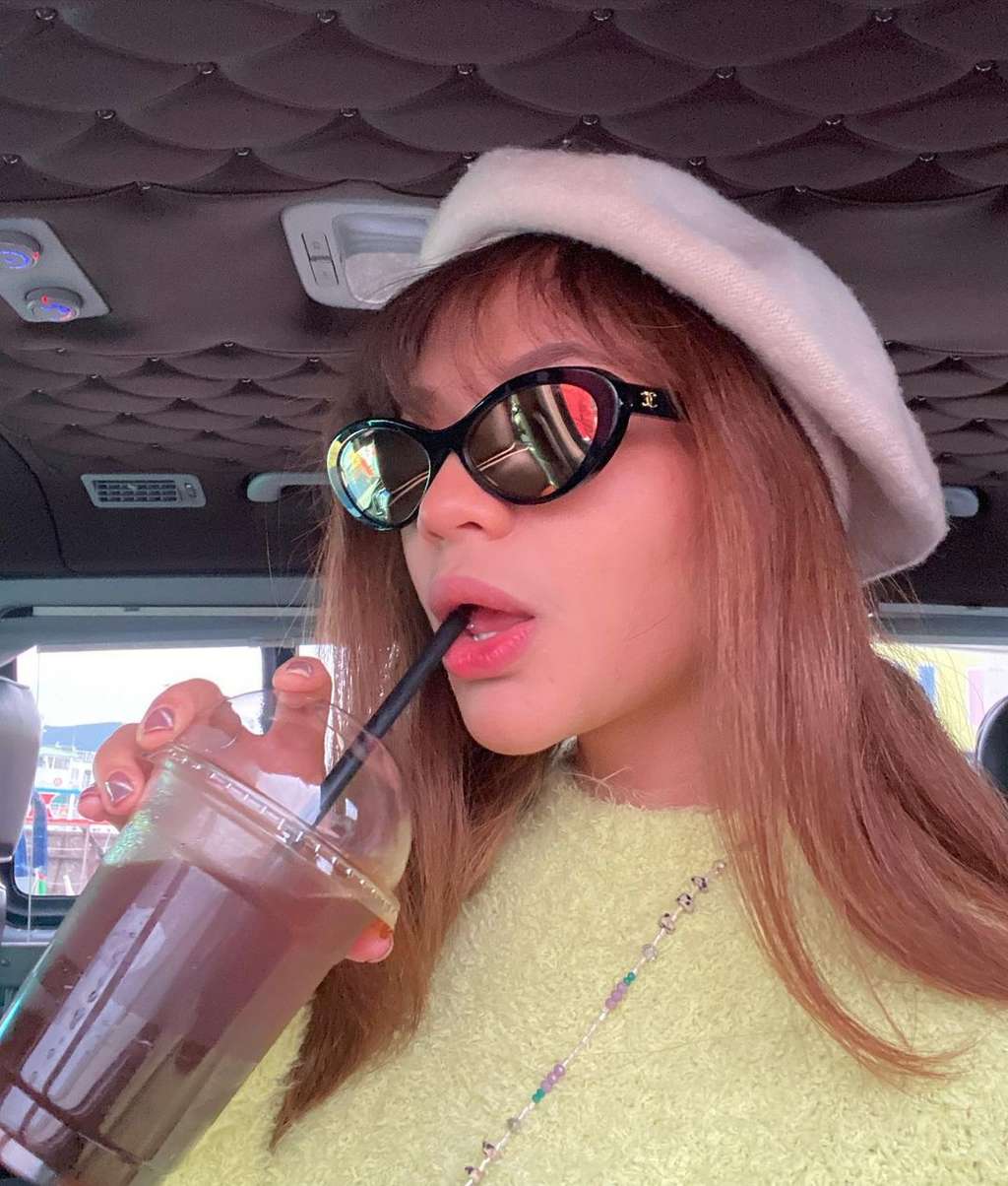 9 Potret Amel Carla di Korsel, Gayanya Kayak Idol K-Pop